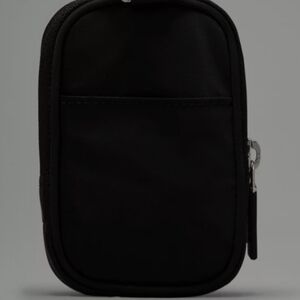 Lululemon Sleek Black clipable nano PouchI